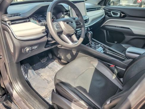 Used 2023 Jeep Compass Limited image 10