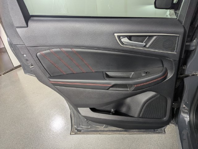 Used 2021 Ford Edge ST-Line AWD/4WD image 15
