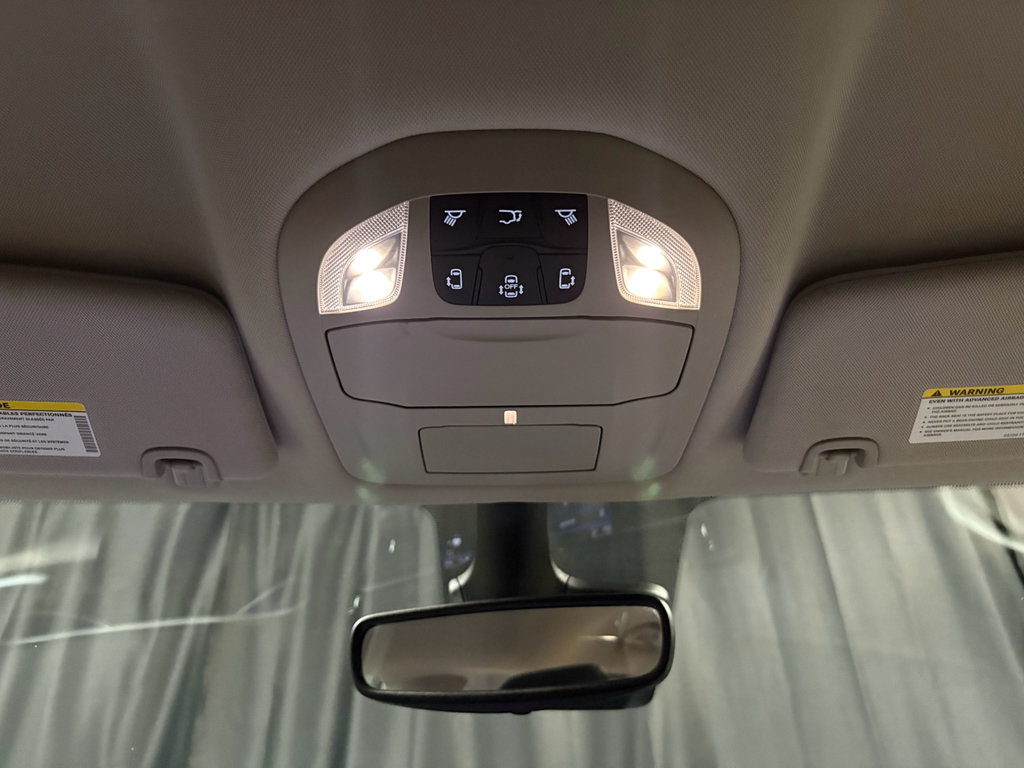 Used 2024 Chrysler Pacifica Touring-L FWD image 15
