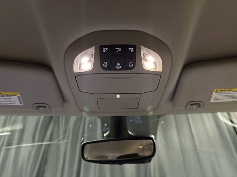 Used 2024 Chrysler Pacifica Touring-L FWD image 15