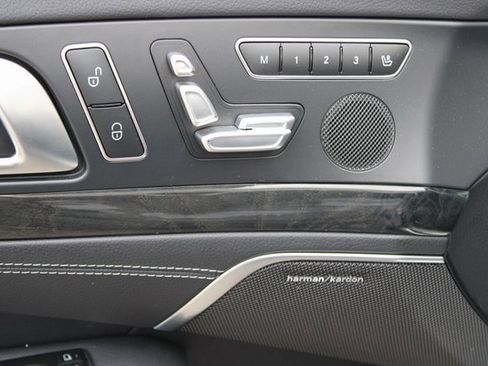 Used 2020 Mercedes-Benz SL 550 image 16