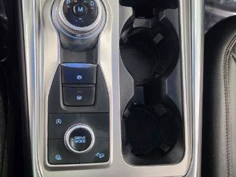 Used 2020 Ford Explorer XLT w/ Equipment Group 202A AWD/4WD image 28