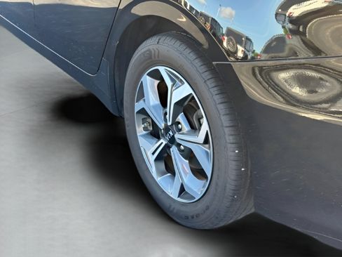 Used 2021 Kia Forte LXS FWD image 30