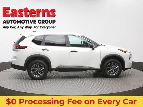 Used 2024 Nissan Rogue S AWD/4WD image 45