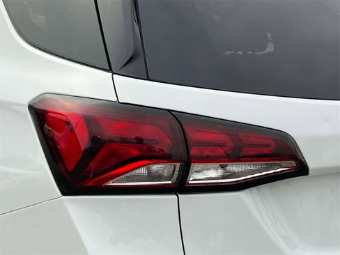 Used 2022 Chevrolet Equinox LS w/ LS Convenience Package image 10