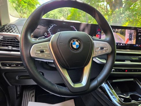 Used 2025 BMW X7 xDrive40i AWD/4WD image 29