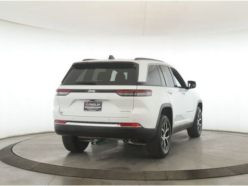 Used 2025 Jeep Grand Cherokee Limited image 7