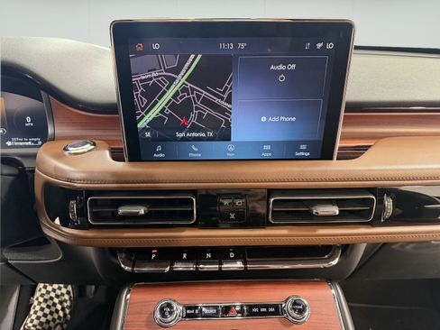Used 2021 Lincoln Aviator Reserve w/ Class IV Trailer Tow Package RWD image 17