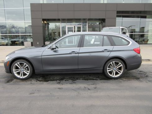 Used 2016 BMW 328i xDrive Wagon image 3