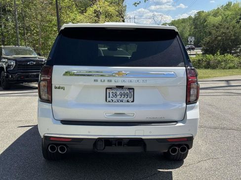 Used 2023 Chevrolet Suburban Premier w/ Premium Package 2 AWD/4WD image 24