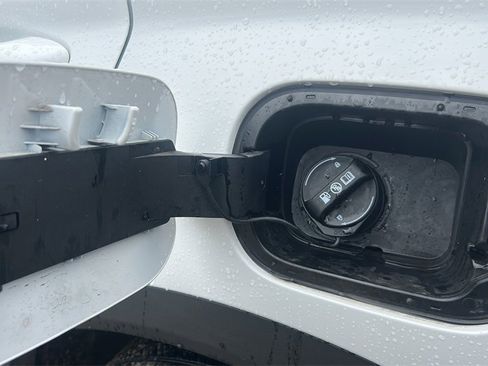 Certified 2023 Hyundai Santa Fe SE image 31