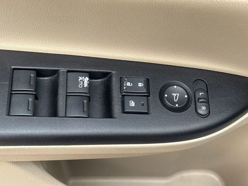 Used 2017 Honda Accord LX image 7