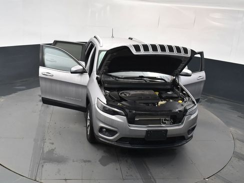 Used 2019 Jeep Cherokee Latitude Plus w/ Cold Weather Group image 21