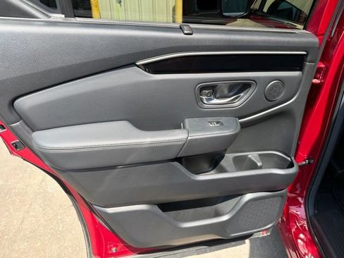 Certified 2025 Honda Pilot EX-L image 15