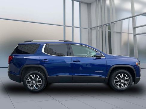 Used 2023 GMC Acadia SLE w/ Driver Convenience Package image 5