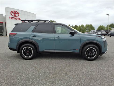 Used 2026 Nissan Pathfinder Rock Creek w/ Rock Creek Premium Package AWD/4WD image 3