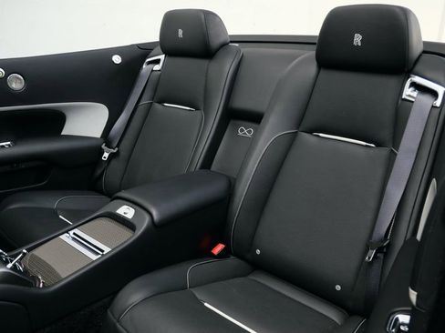 Used 2019 Rolls-Royce Dawn image 36