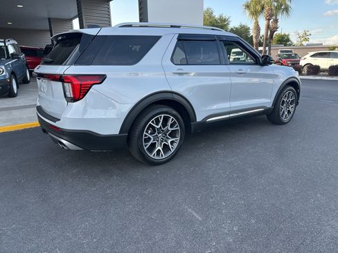 Used 2025 Ford Explorer Platinum w/ Ultimate Package RWD image 4