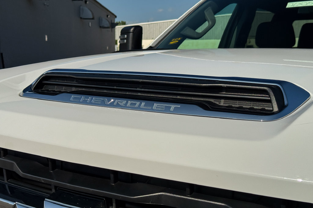 Used 2024 Chevrolet Silverado 2500 LT AWD/4WD image 9
