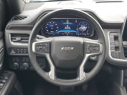 Certified 2023 Chevrolet Suburban Z71 w/ Luxury Package AWD/4WD image 13