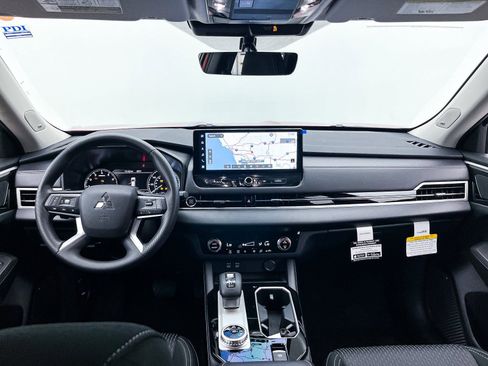 New 2025 Mitsubishi Outlander ES image 20