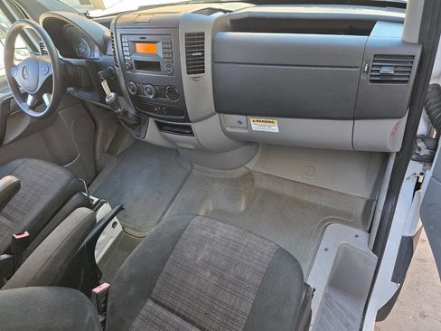 Used 2016 Mercedes-Benz Sprinter 2500 image 22