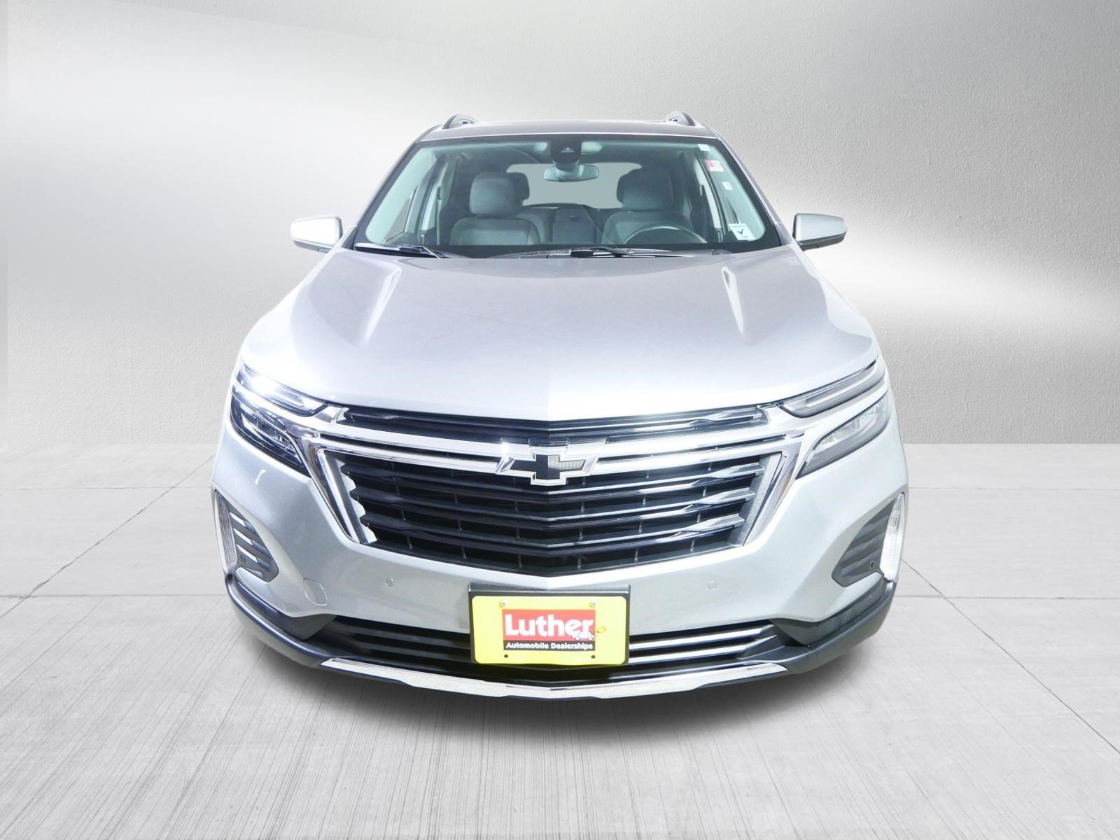 Used 2024 Chevrolet Equinox LT AWD/4WD image 2
