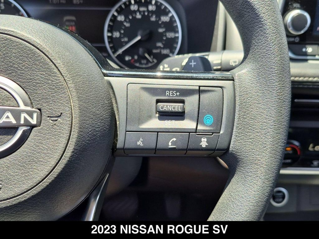Used 2023 Nissan Rogue SV FWD image 18