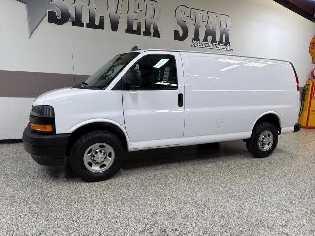 Used 2022 Chevrolet Express 2500 w/ Driver Convenience Package RWD image 4