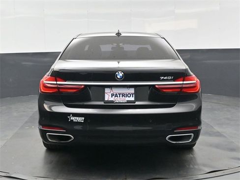 Used 2019 BMW 740i w/ Executive Package image 5