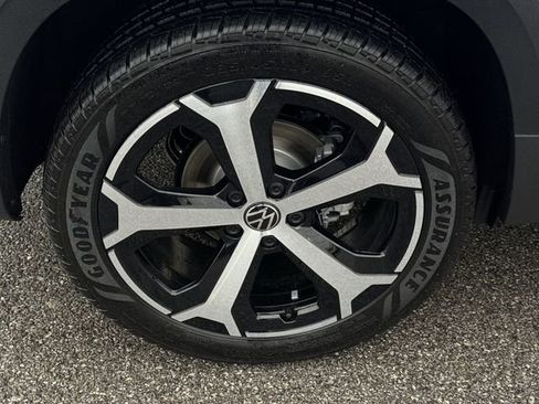 New 2026 Volkswagen Taos SEL AWD/4WD image 33