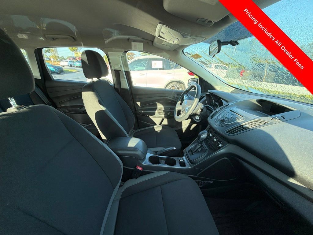 Used 2016 Ford Escape S FWD image 3