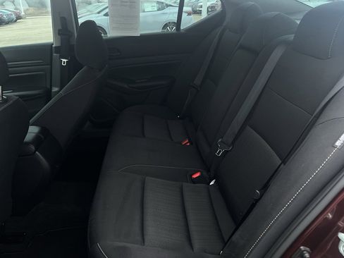 Used 2024 Nissan Altima 2.5 SV image 11