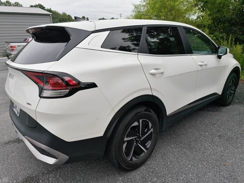 Used 2023 Kia Sportage LX FWD image 4