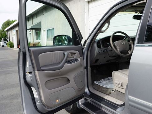 Used 2003 Toyota Sequoia Limited AWD/4WD image 36