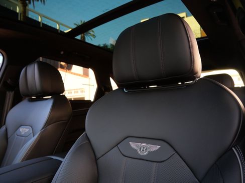 New 2025 Bentley Bentayga image 15