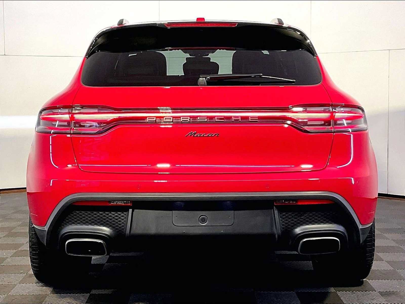 Certified 2023 Porsche Macan AWD/4WD image 6