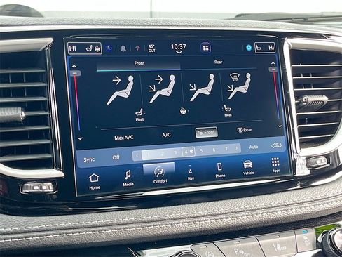 Used 2024 Chrysler Pacifica Touring-L w/ Uconnect Theater Family Group image 20