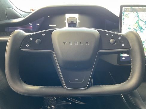 Used 2022 Tesla Model S Plaid image 11