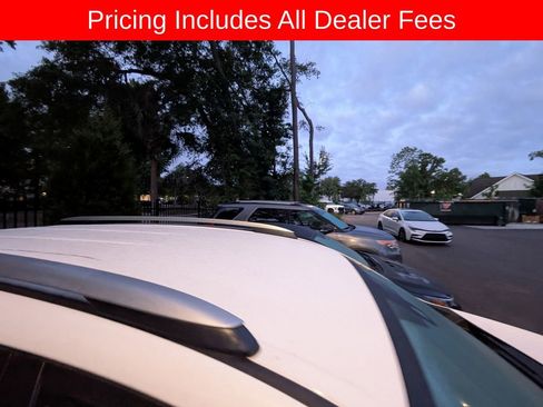Used 2018 Toyota RAV4 LE FWD image 11