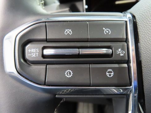 Used 2024 GMC Acadia Denali image 59