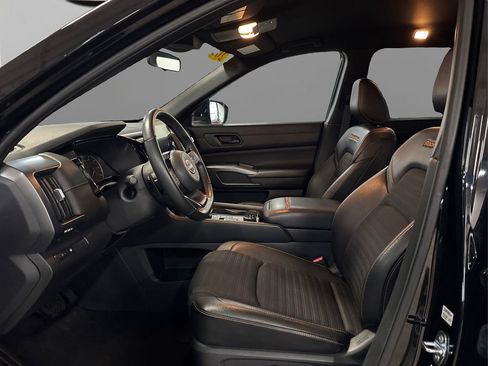 Certified 2023 Nissan Pathfinder Rock Creek image 9