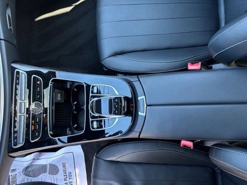Used 2017 Mercedes-Benz E 300 4MATIC image 21