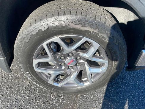 Certified 2022 GMC Sierra 1500 SLT w/ SLT Premium Package image 7