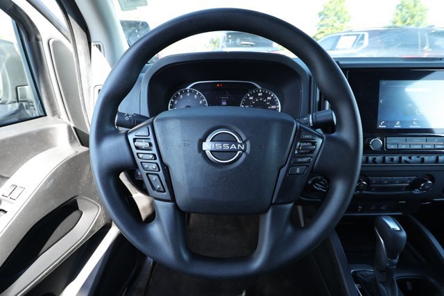 Used 2025 Nissan Frontier S AWD/4WD image 13