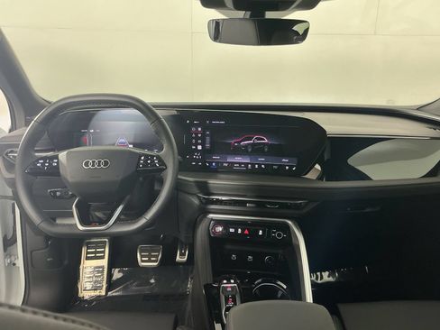 Used 2025 Audi SQ5 Premium Plus AWD/4WD image 15