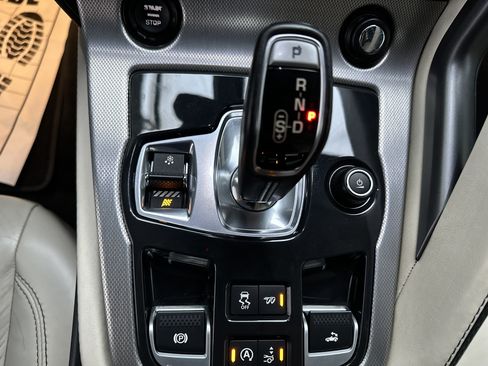 Used 2016 Jaguar F-TYPE Convertible RWD image 34