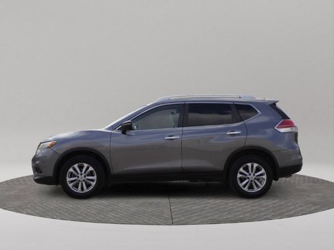 Used 2015 Nissan Rogue SV w/ SV Premium Package image 3