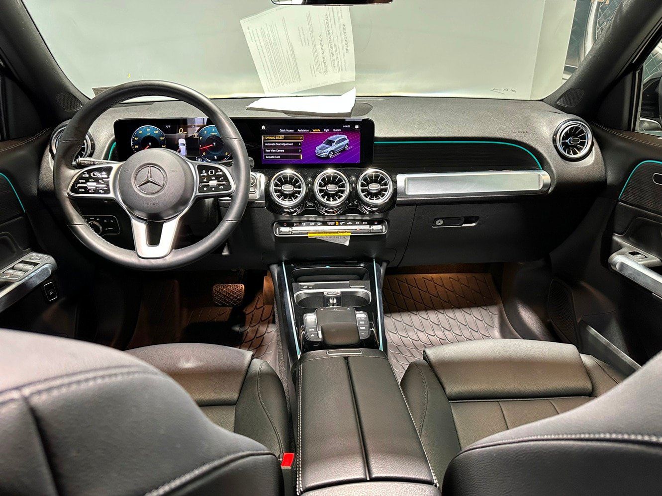 Used 2023 Mercedes-Benz GLB 250 4MATIC image 9