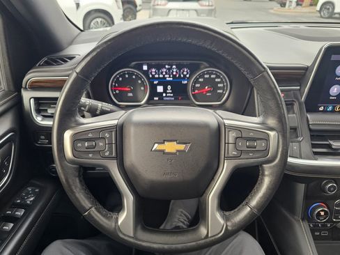 Used 2021 Chevrolet Suburban Premier w/ Premium Package image 24